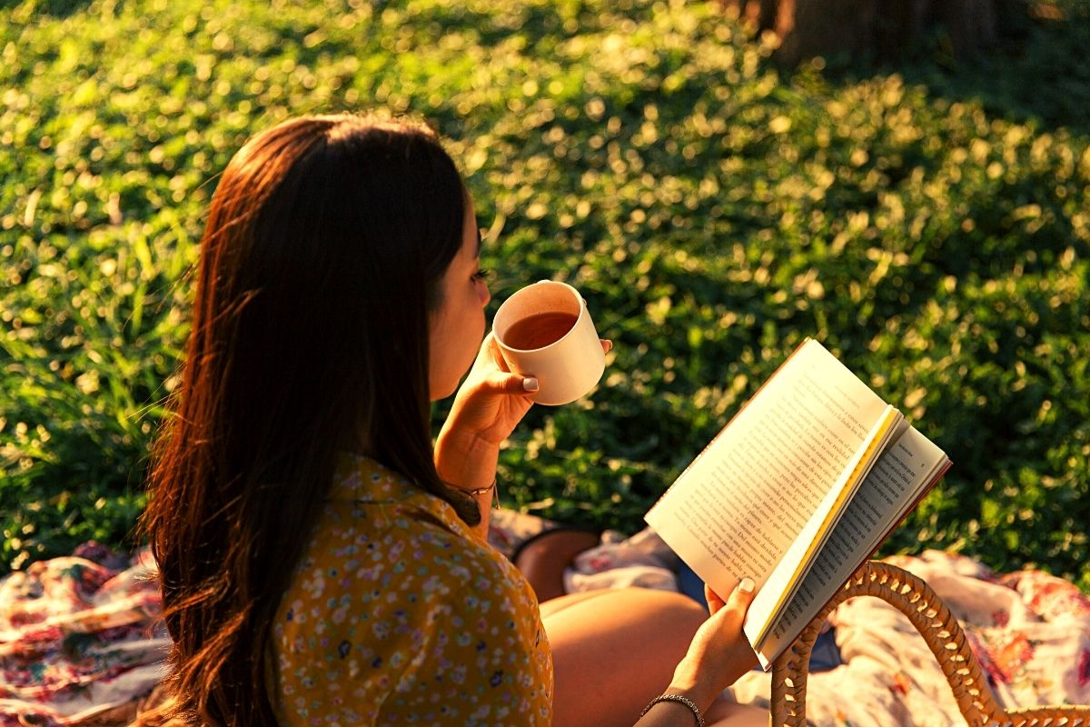 10 Reasons Why You Should be Reading Books